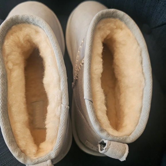 Cozy Light Blue Suede UGG Madhappy Ankle Boots - Picture 5 of 9